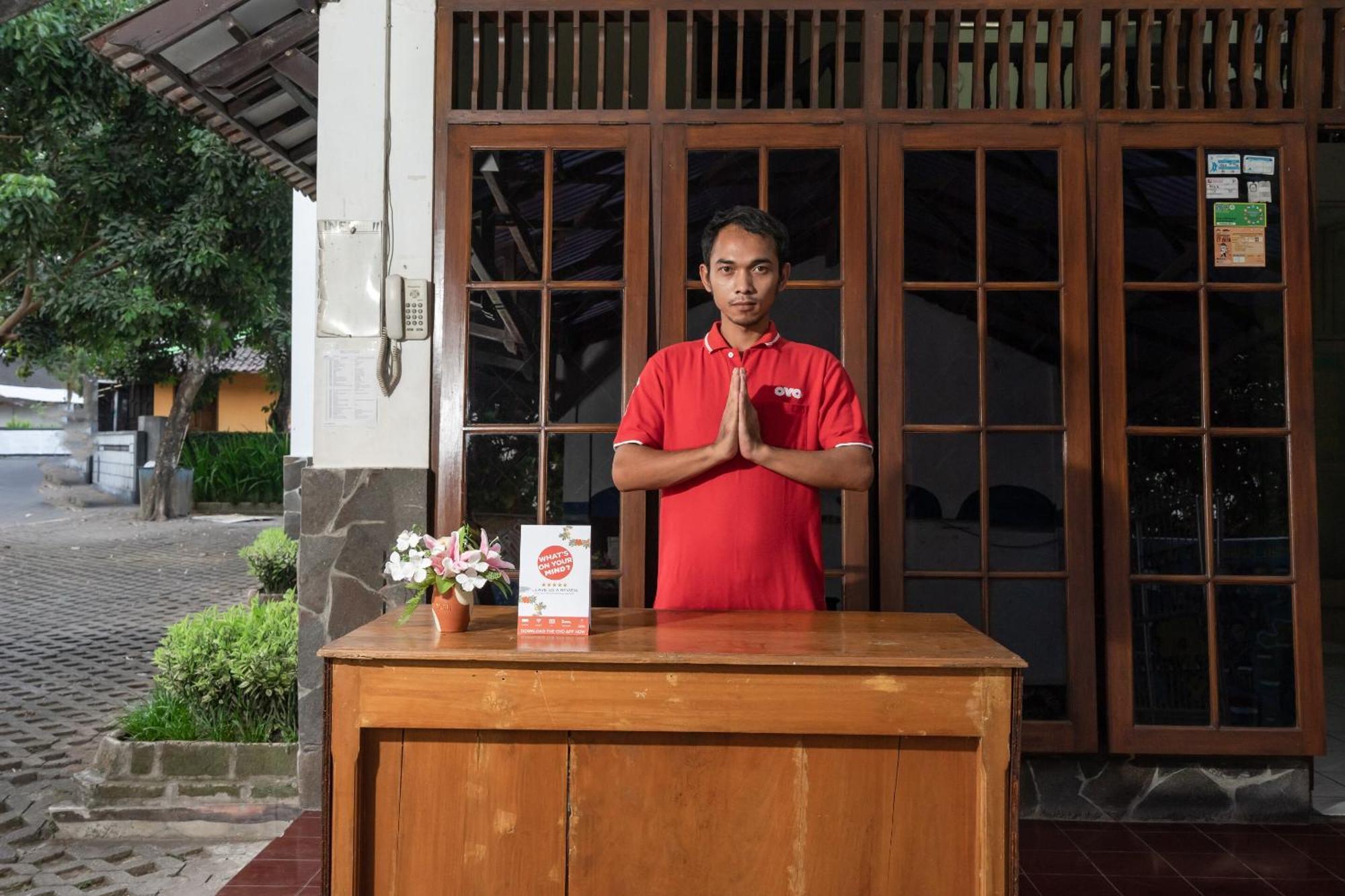 โอโย 1778 โอมะฮ์ ดูเวต Hotel Beran Kidul ภายนอก รูปภาพ