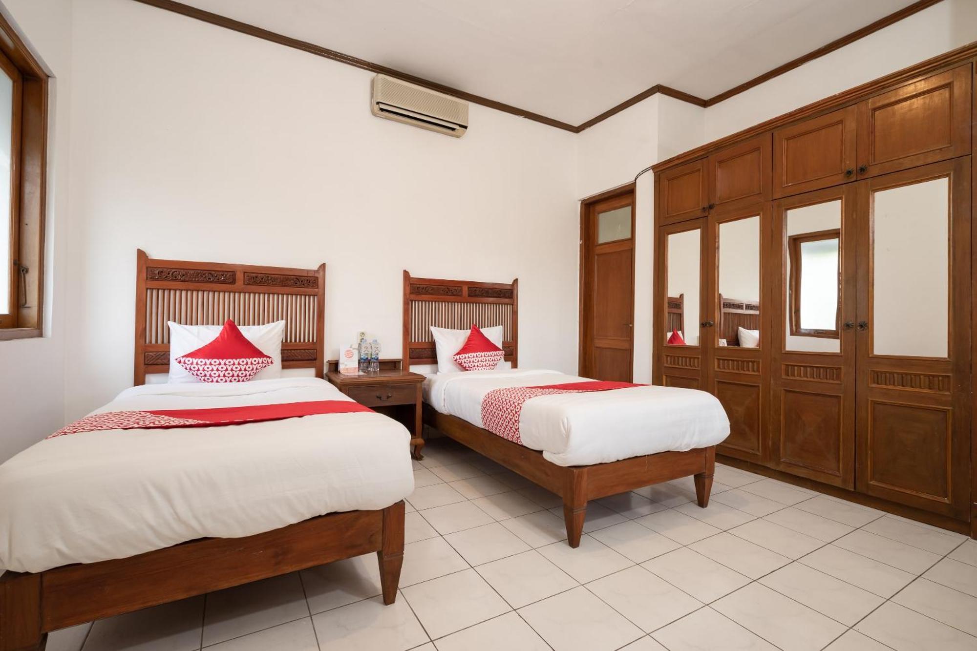 โอโย 1778 โอมะฮ์ ดูเวต Hotel Beran Kidul ภายนอก รูปภาพ
