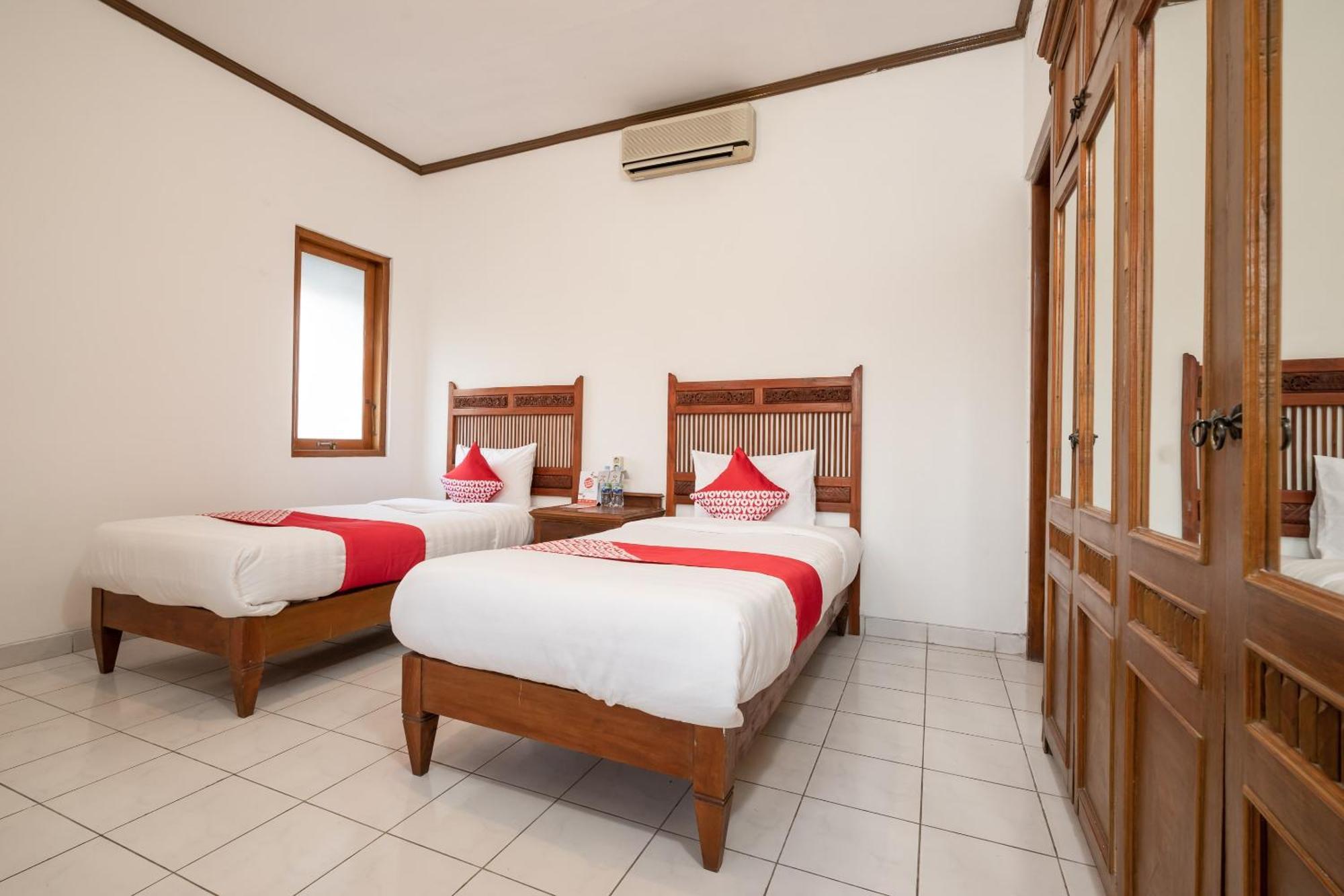 โอโย 1778 โอมะฮ์ ดูเวต Hotel Beran Kidul ภายนอก รูปภาพ