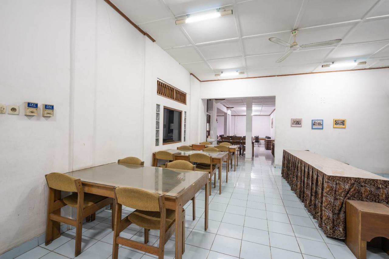 โอโย 1778 โอมะฮ์ ดูเวต Hotel Beran Kidul ภายนอก รูปภาพ